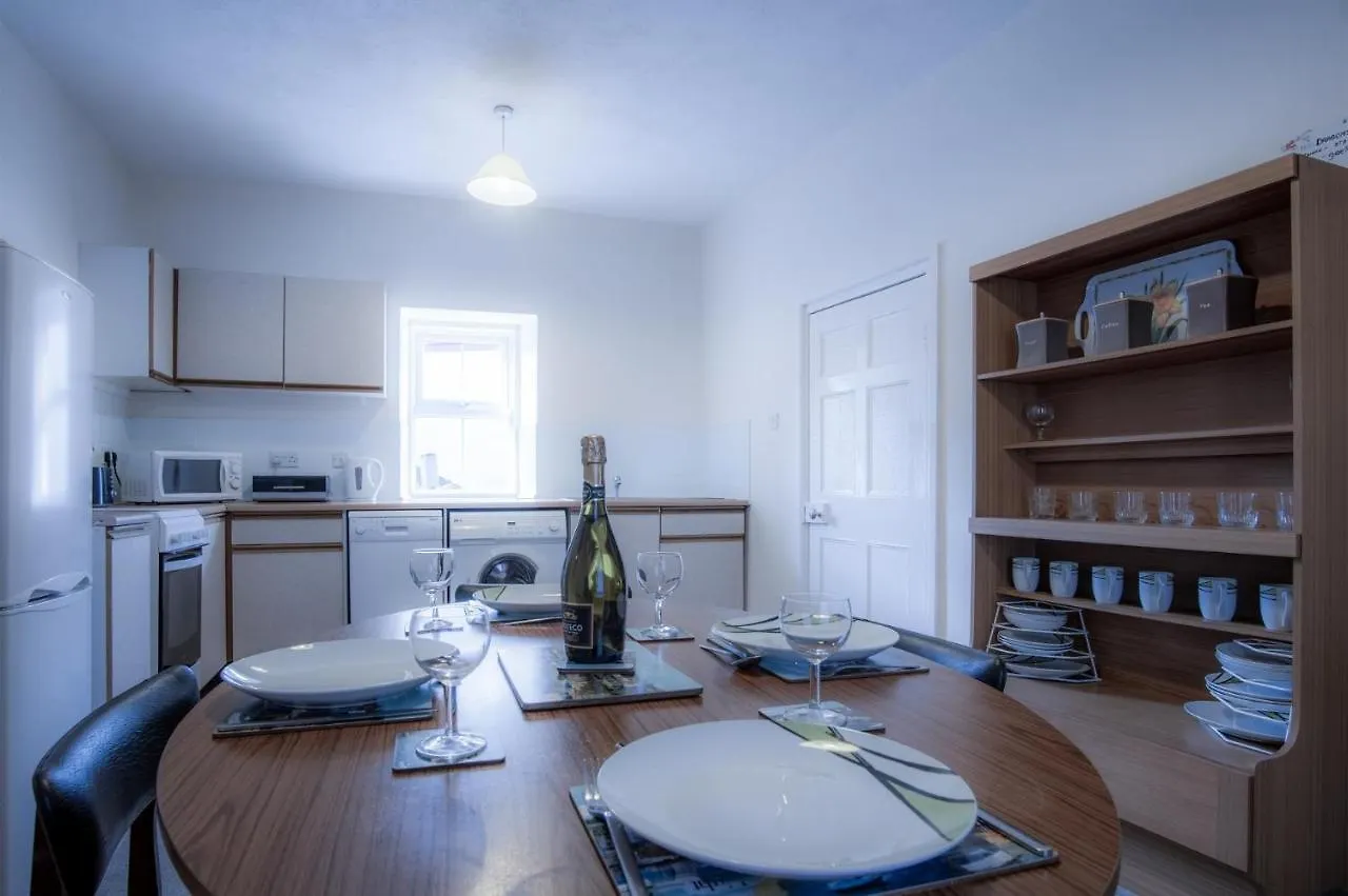 Apartment Dragons Den - 2 Bedroom - *