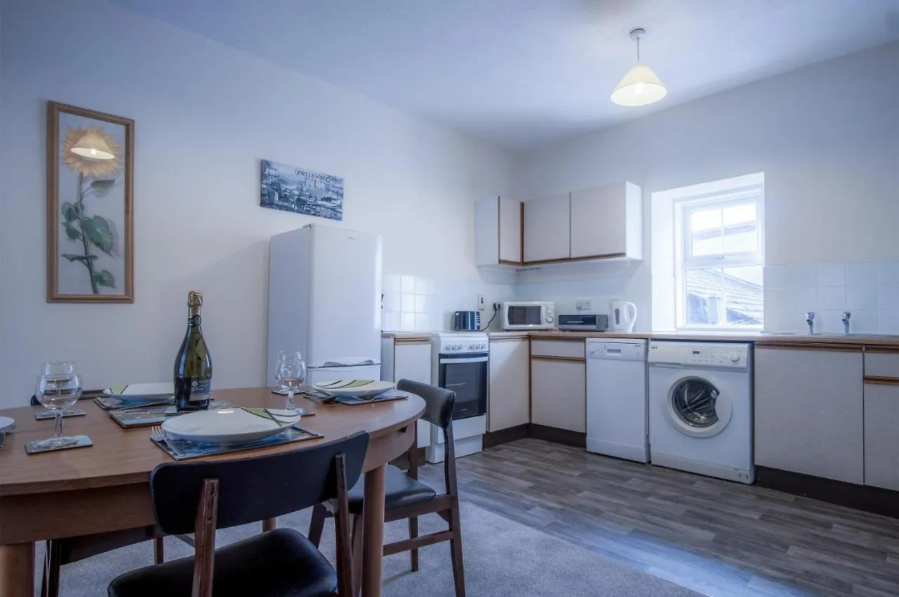 Apartment Dragons Den - 2 Bedroom - *