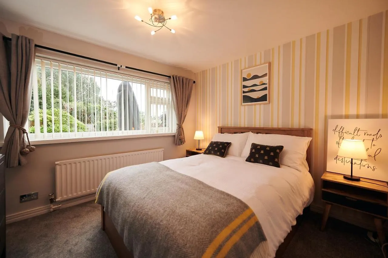 Sea Gem- Beautiful Family With Stunning Sea Views & Garden Holiday home *