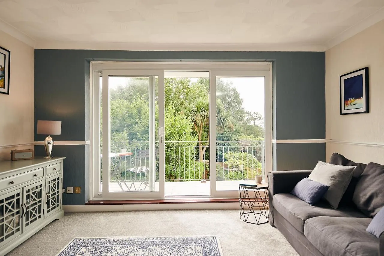 Sea Gem- Beautiful Family With Stunning Sea Views & Garden * Tenby