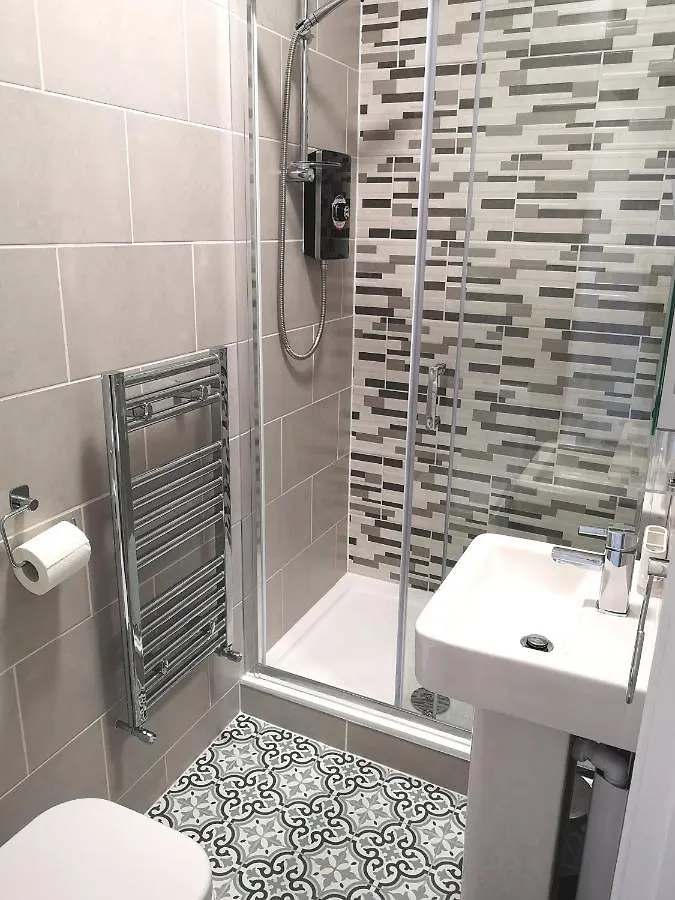 Ivy Bank Guest House, *