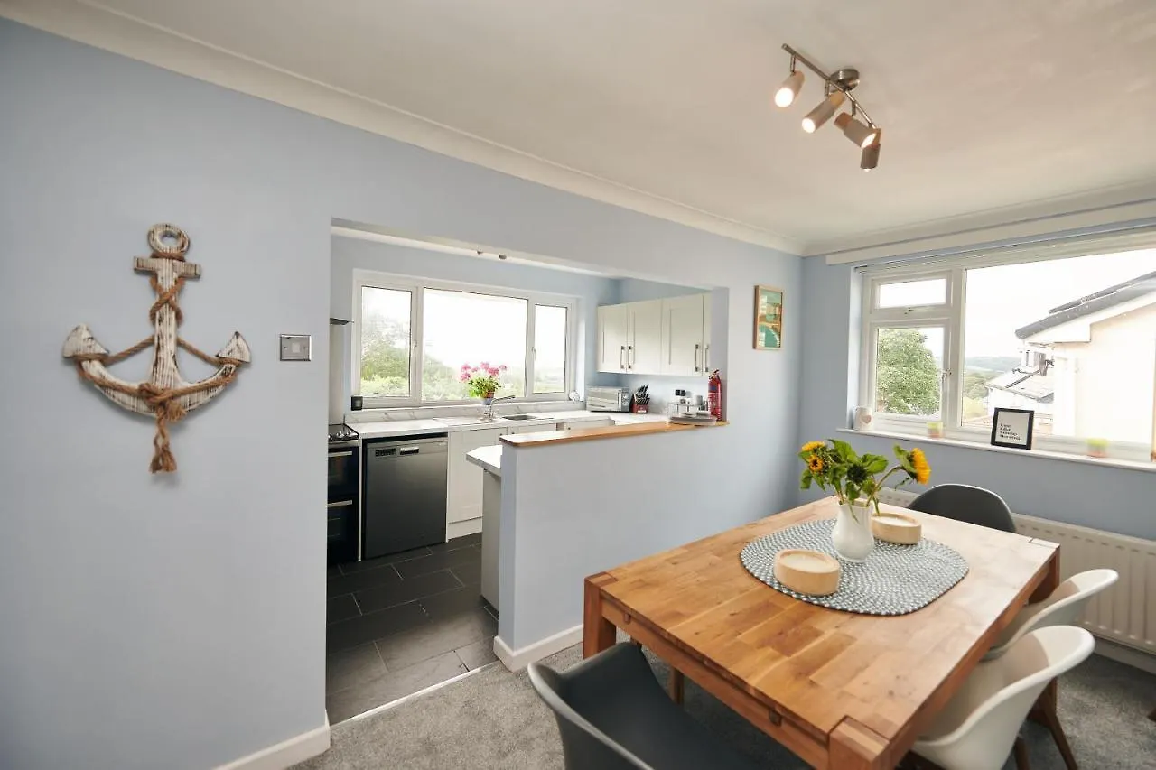 Sea Gem- Beautiful Family With Stunning Sea Views & Garden Holiday home *