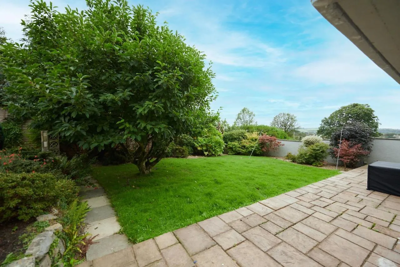 Sea Gem- Beautiful Family With Stunning Sea Views & Garden Tenby