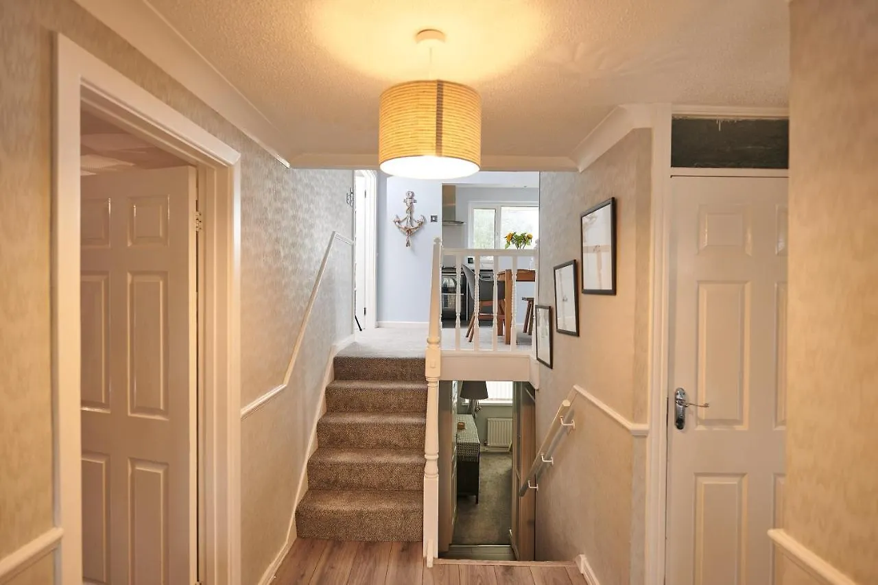 Sea Gem- Beautiful Family With Stunning Sea Views & Garden Holiday home *