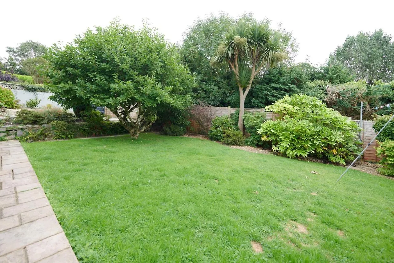 Holiday home Sea Gem- Beautiful Family With Stunning Sea Views & Garden *