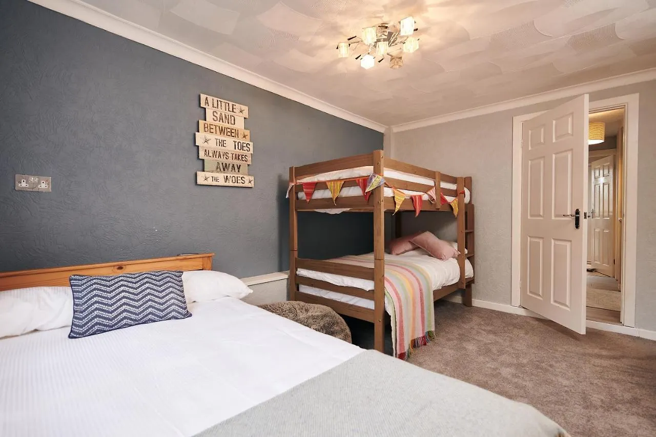 Sea Gem- Beautiful Family With Stunning Sea Views & Garden *