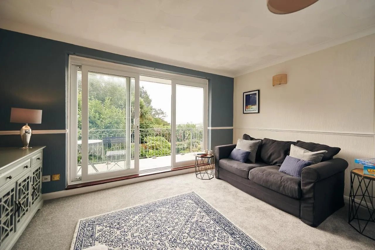 Holiday home Sea Gem- Beautiful Family With Stunning Sea Views & Garden