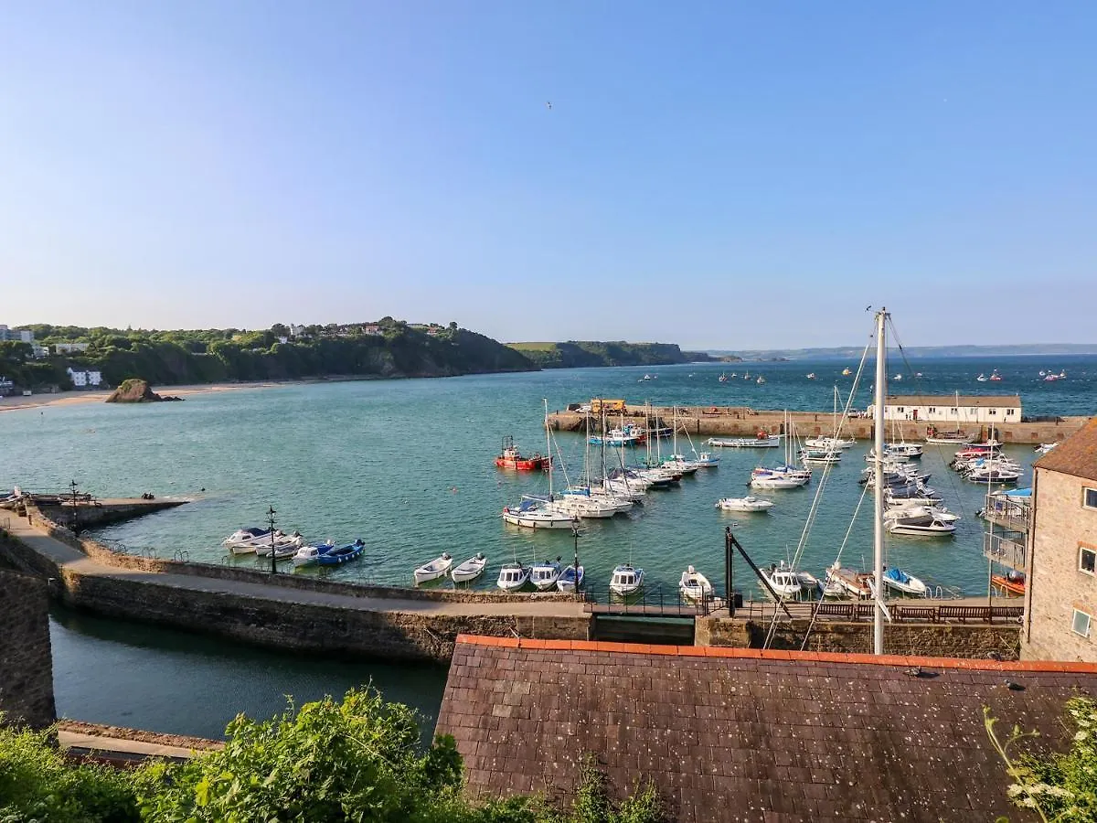 The Shell At The Hideaway * Tenby