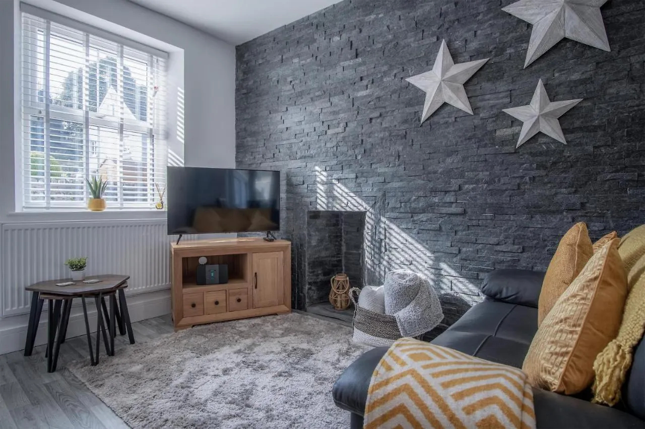 Hawtree - 2 Bedroom -