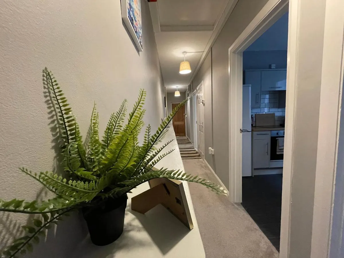 Apartment Private Pad - View Of High Street
