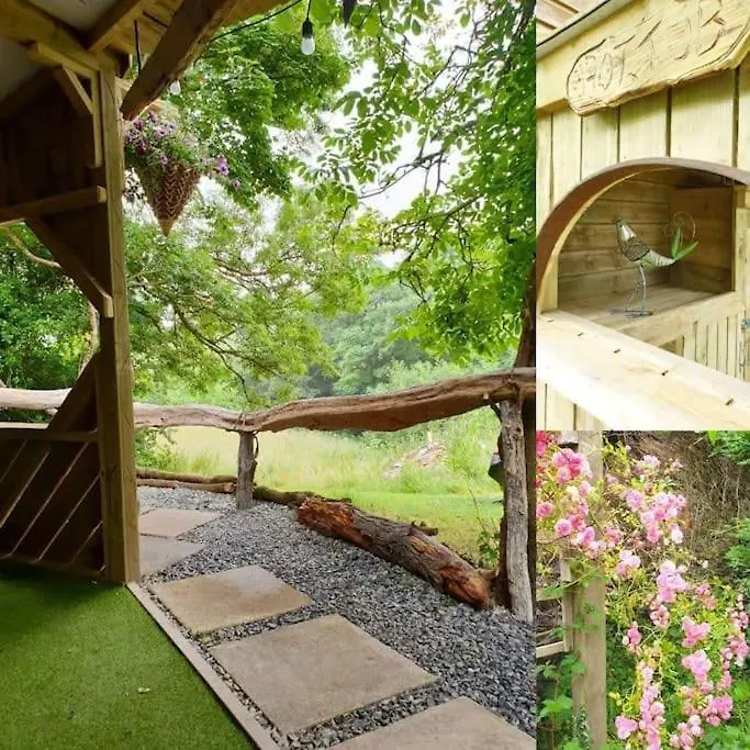 The Bothy: Retreat With Hot Tub And Projector * Tenby