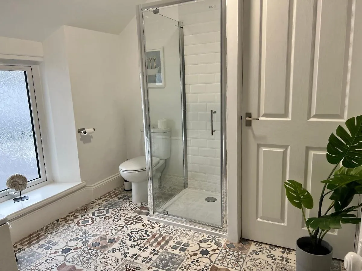 Heathcliff - 5 Bedroom House In Town Centre * Tenby