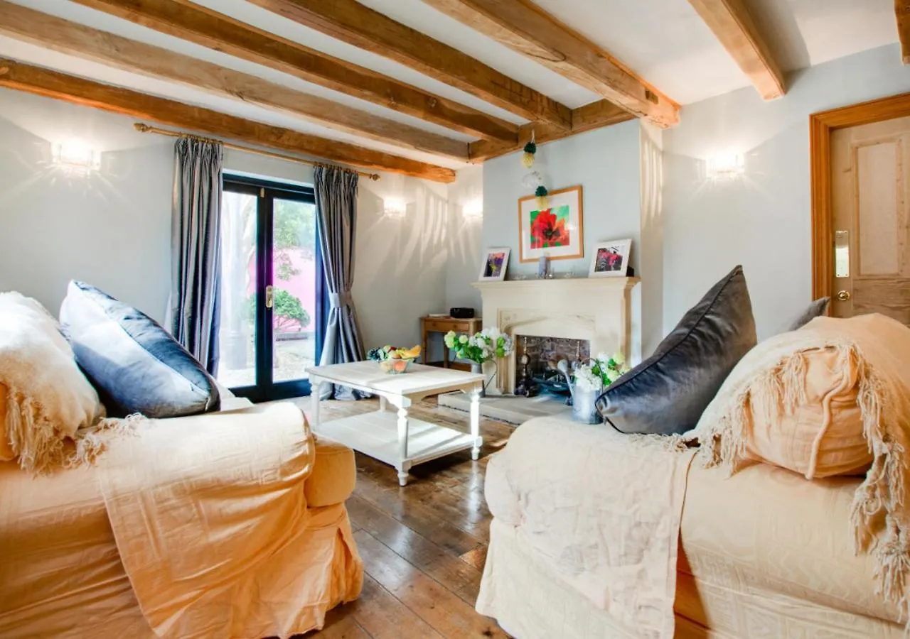 Wall Cottage