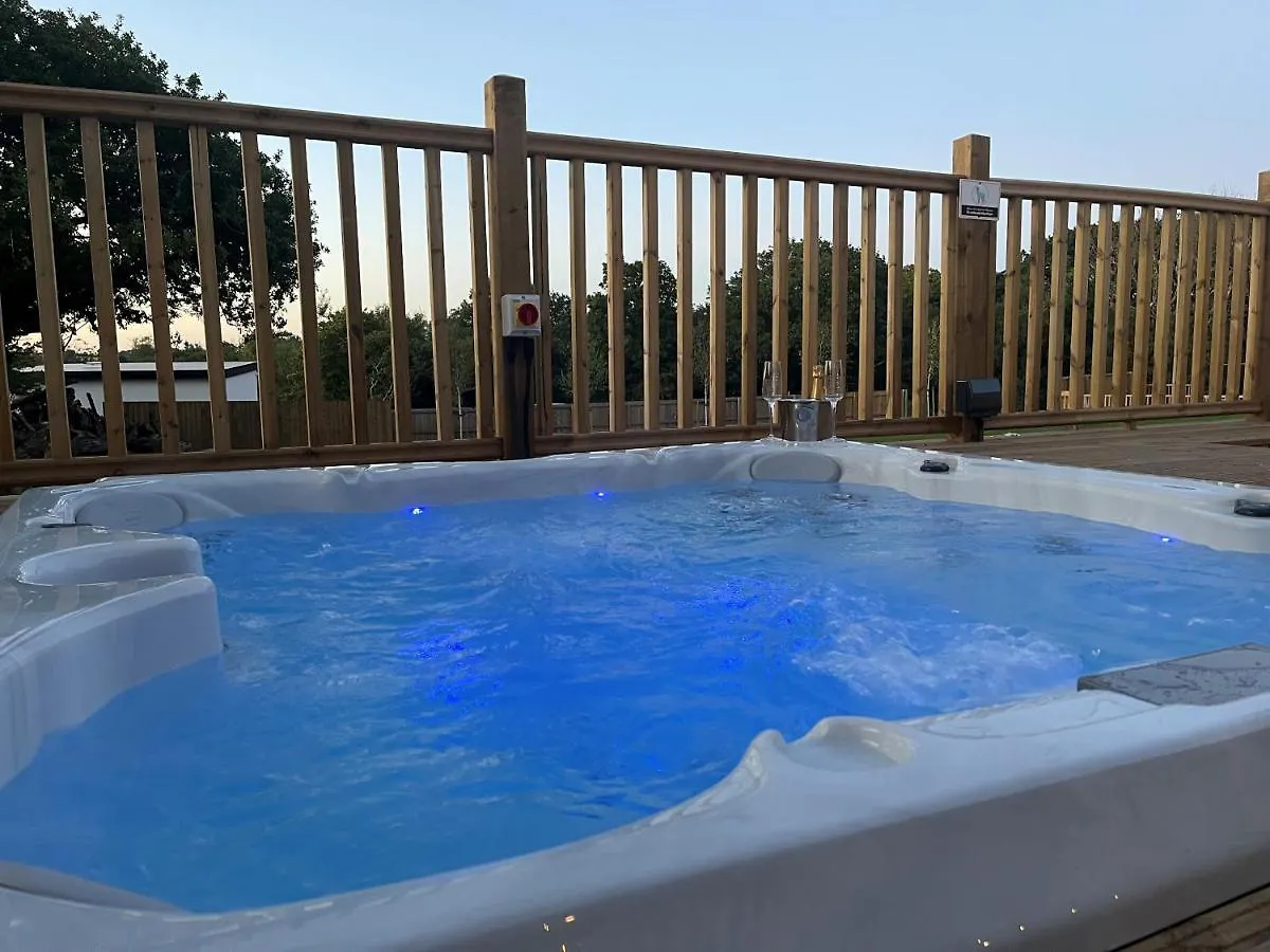 Aladdin Safari Tent Luxury tent Tenby