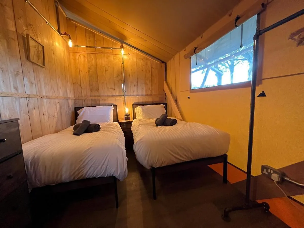 Aladdin Safari Tent * Tenby