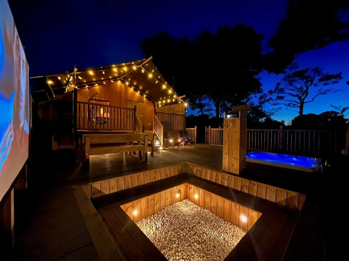 Aladdin Safari Tent
