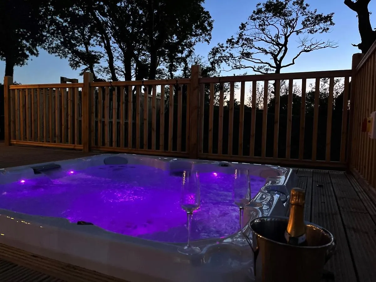 Luxury tent Aladdin Safari Tent Tenby