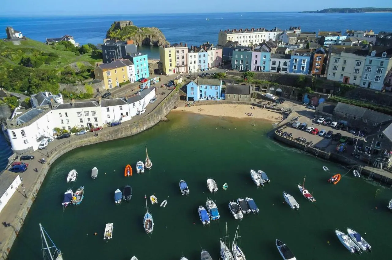 Gwynne House - 6 Bedroom Luxurious - Harbour Feriehus *