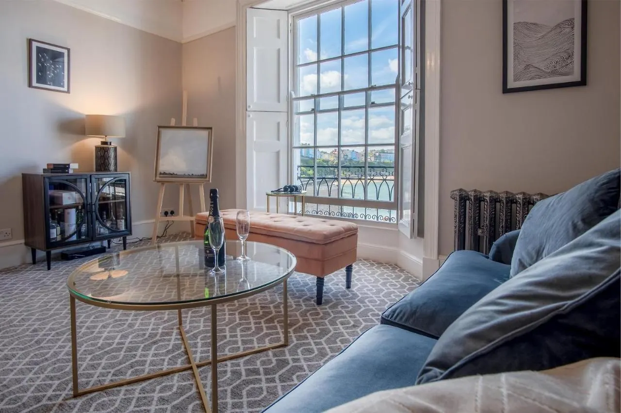 Gwynne House - 6 Bedroom Luxurious - Harbour Feriehus *