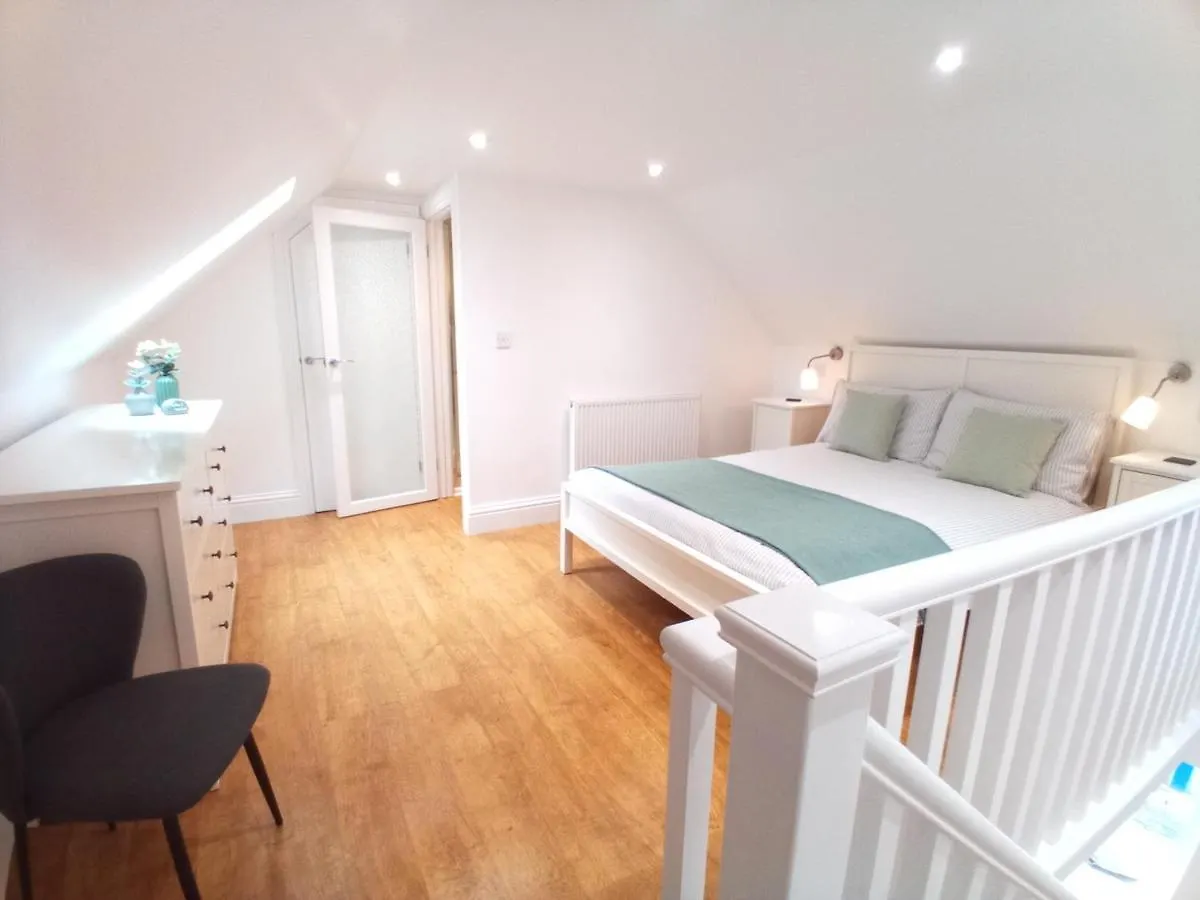 Gwandalan - 1 Bed Apartment, Within Town Walls Tenby