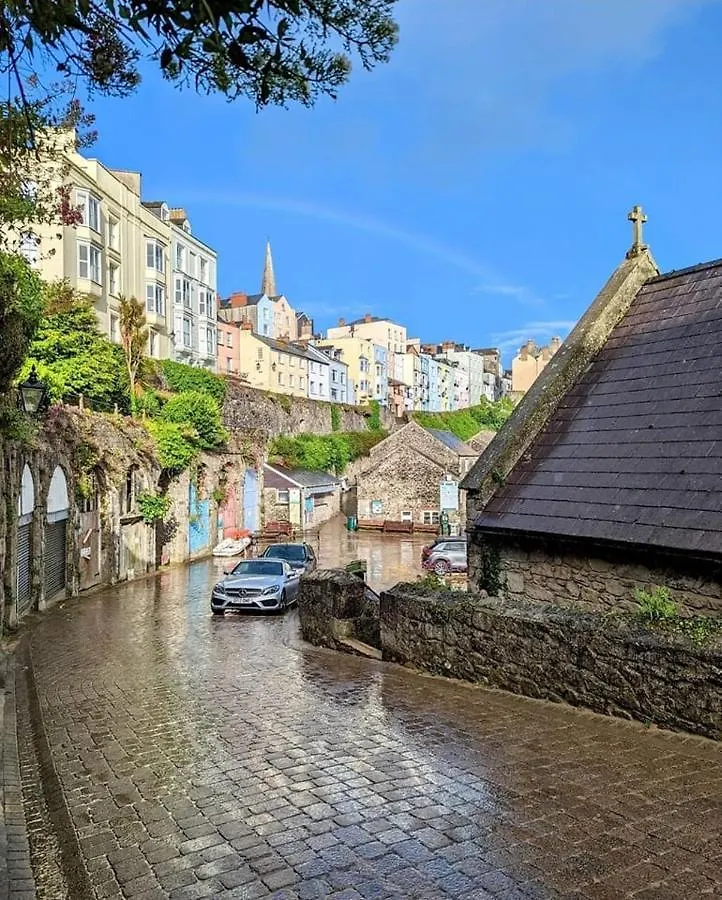 Gwandalan - 1 Bed Apartment, Within Town Walls Apartment Tenby