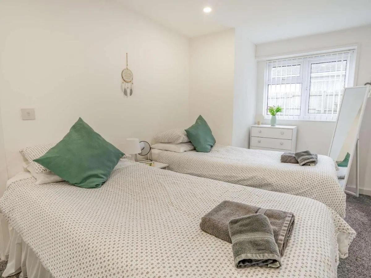 3-bed 5-6 Berth Modernised Bungalow! 텐비