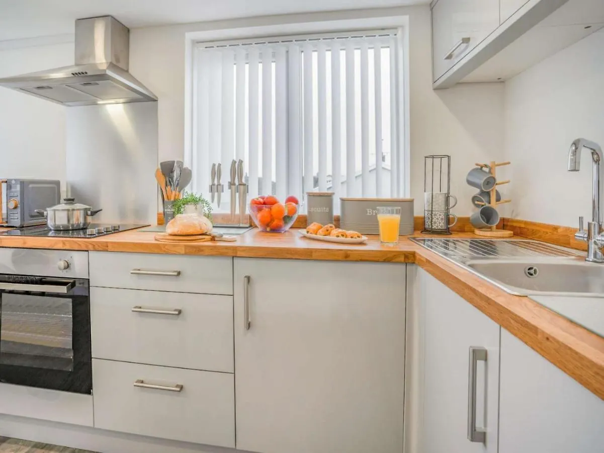 3-bed 5-6 Berth Modernised Bungalow! 텐비