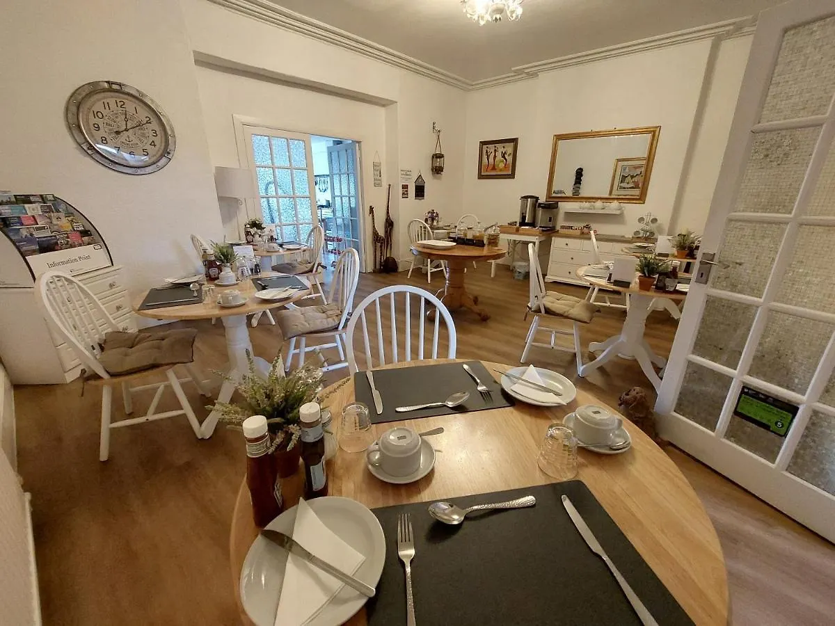 Beachcomber Bed and breakfast Tenby