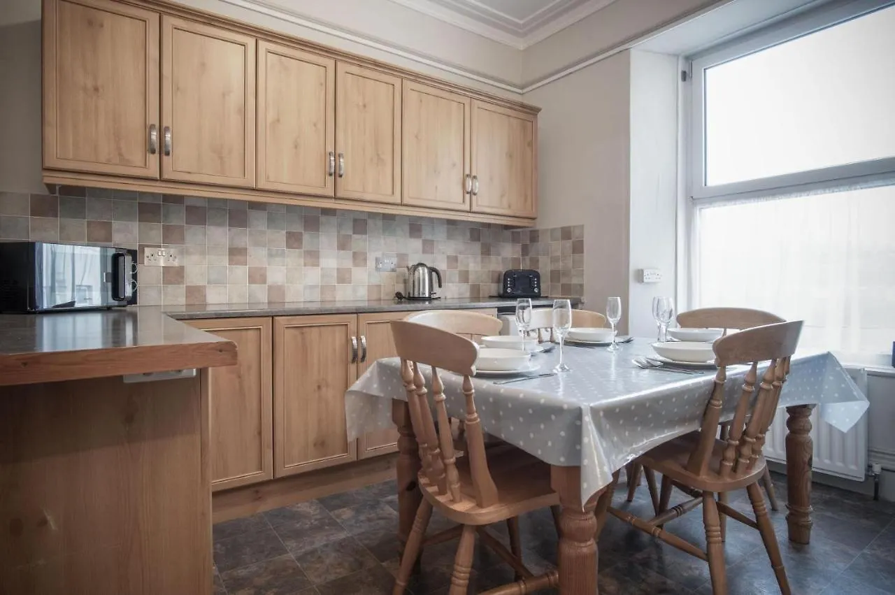 Connaught House - 2 Bedroom - *