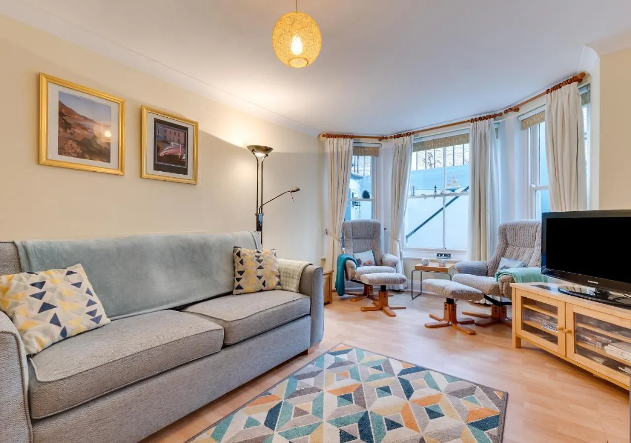 Redlands Apartment *