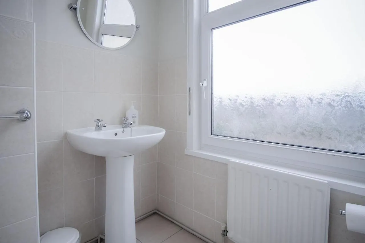 Connaught House - 2 Bedroom - * Tenby