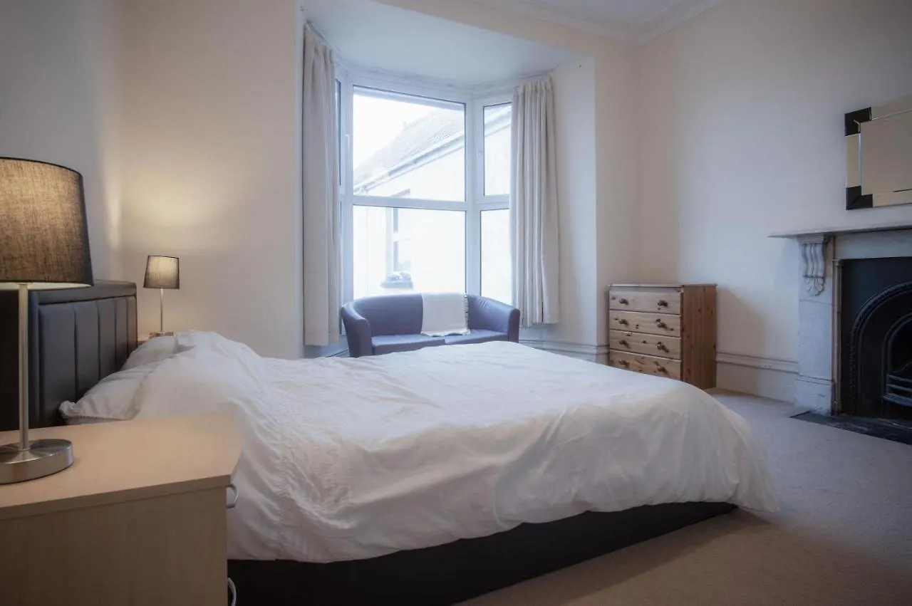 Connaught House - 2 Bedroom - Tenby