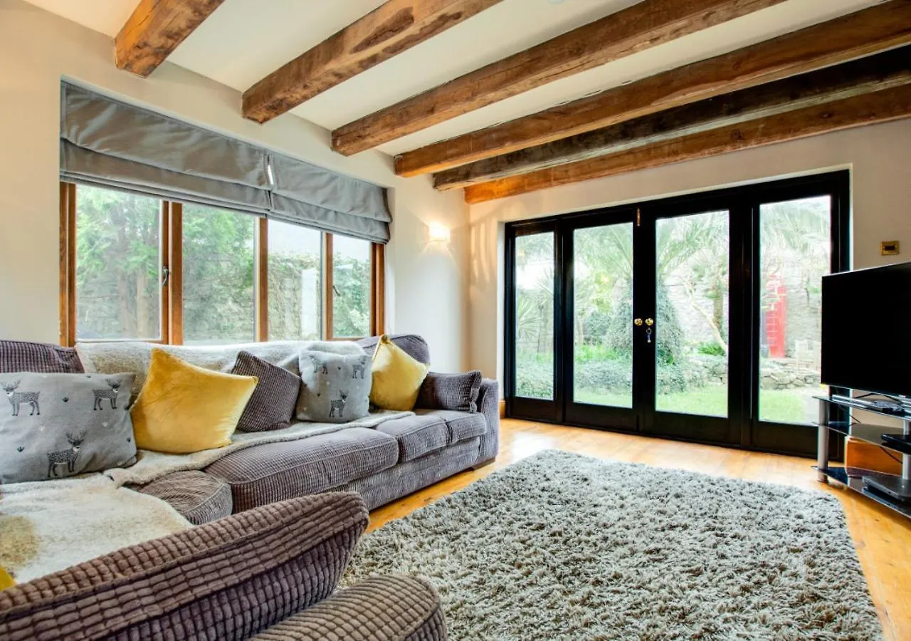Wall Cottage