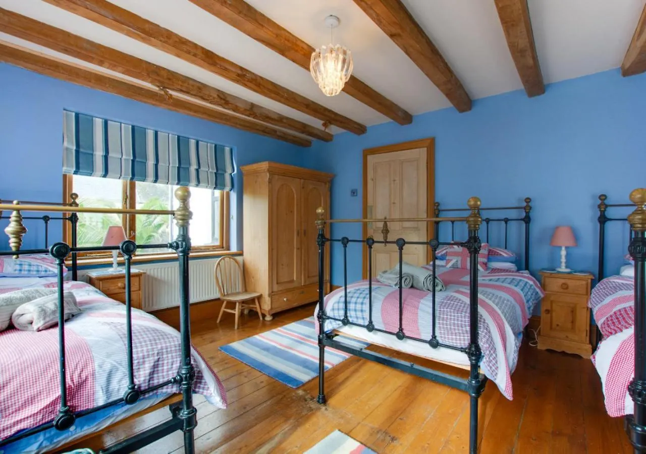 Wall Cottage *