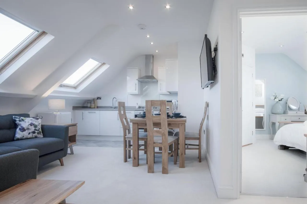 Skylark - 2 Bedroom -
