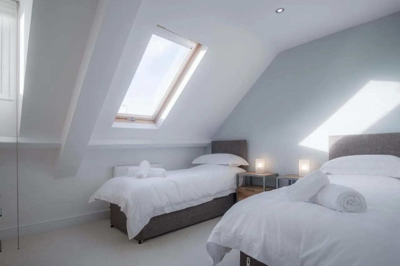 Skylark - 2 Bedroom - * Tenby