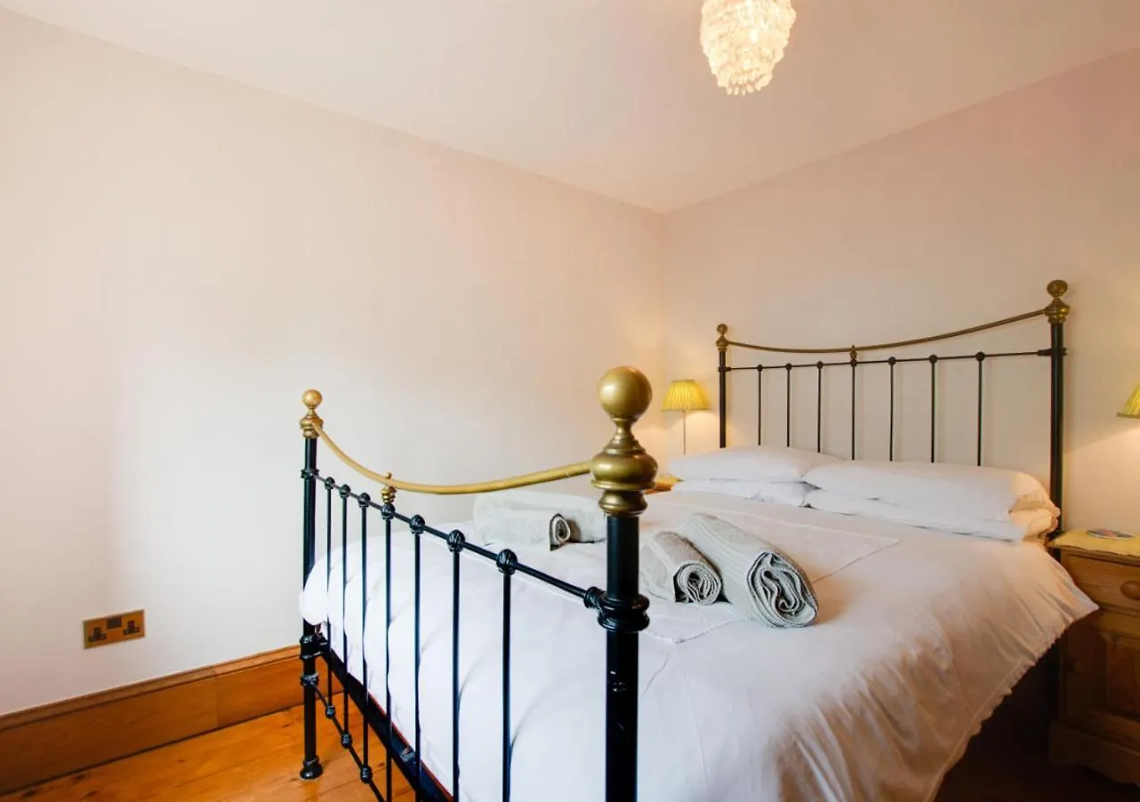 Wall Cottage Tenby