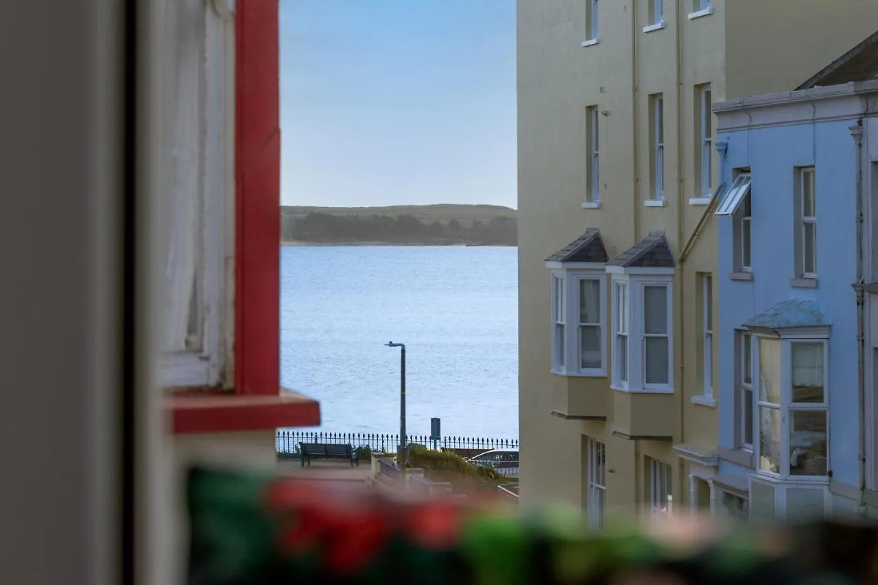 Caldey Bay - Lovely Sea Views Tenby