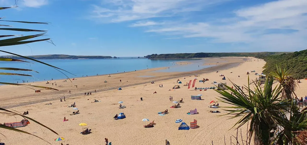 Heathcliff - 5 Bedroom House In Town Centre Tenby