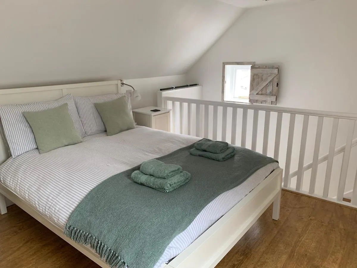 Gwandalan - 1 Bed Apartment, Within Town Walls * Tenby