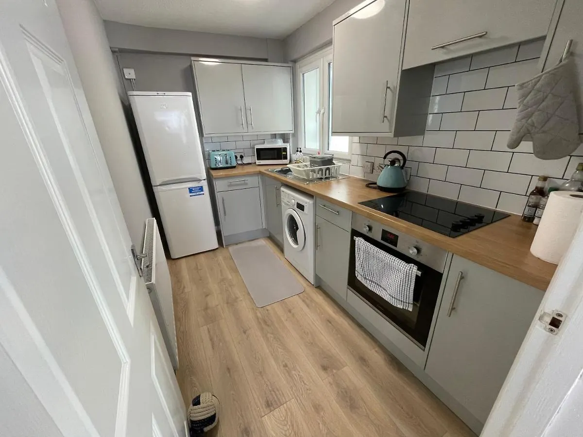 Private Pad - View Of High Street Tenby