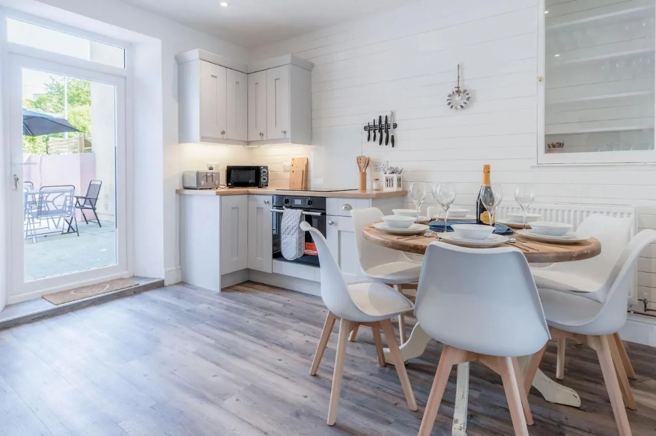 Canol Y Bryn - 3 Bedroom - *