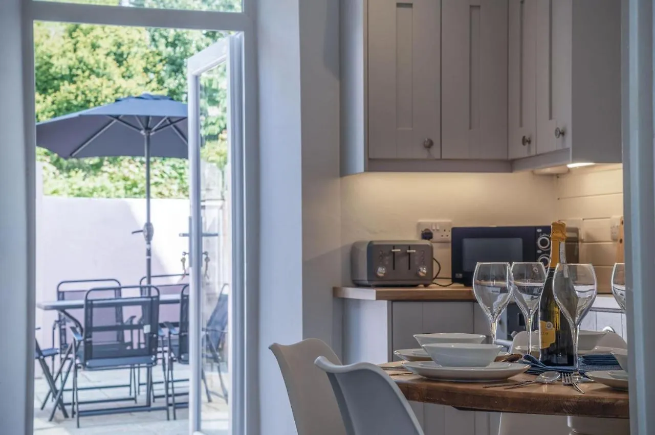Canol Y Bryn - 3 Bedroom - *