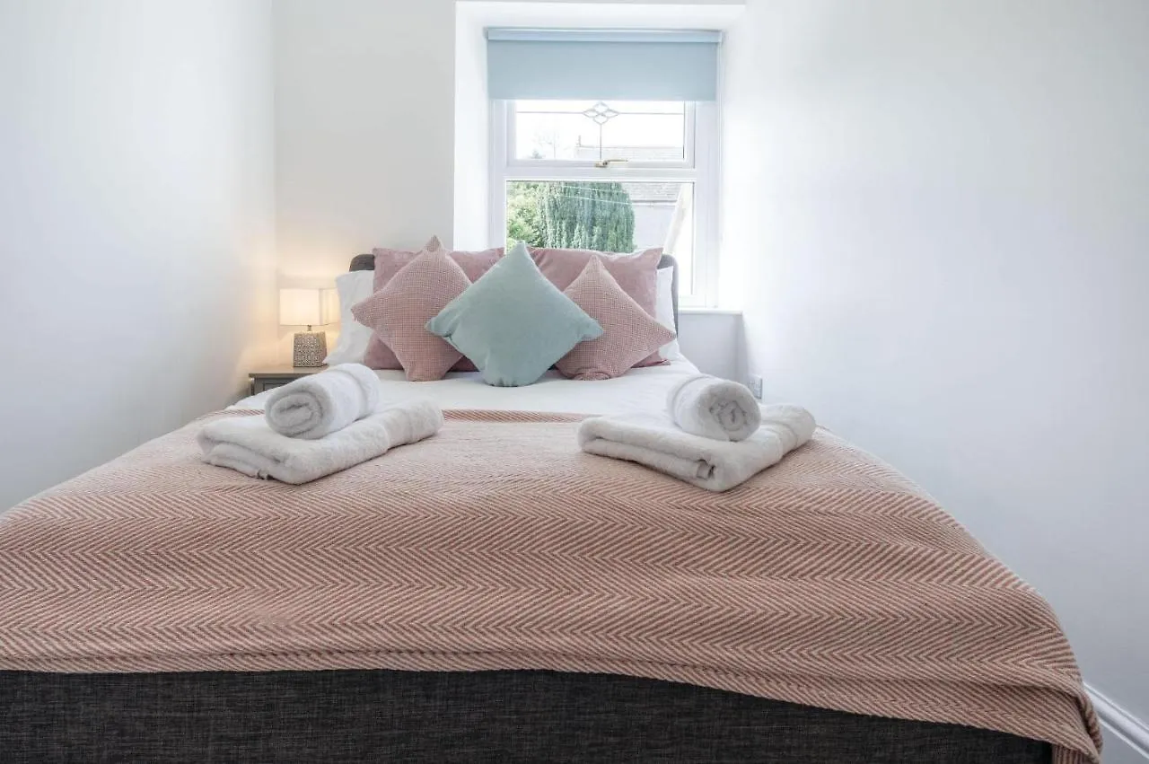 Canol Y Bryn - 3 Bedroom - *