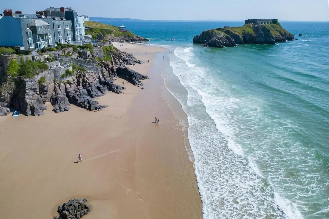 Flat 2 - 2 Bedroom - * United Kingdom