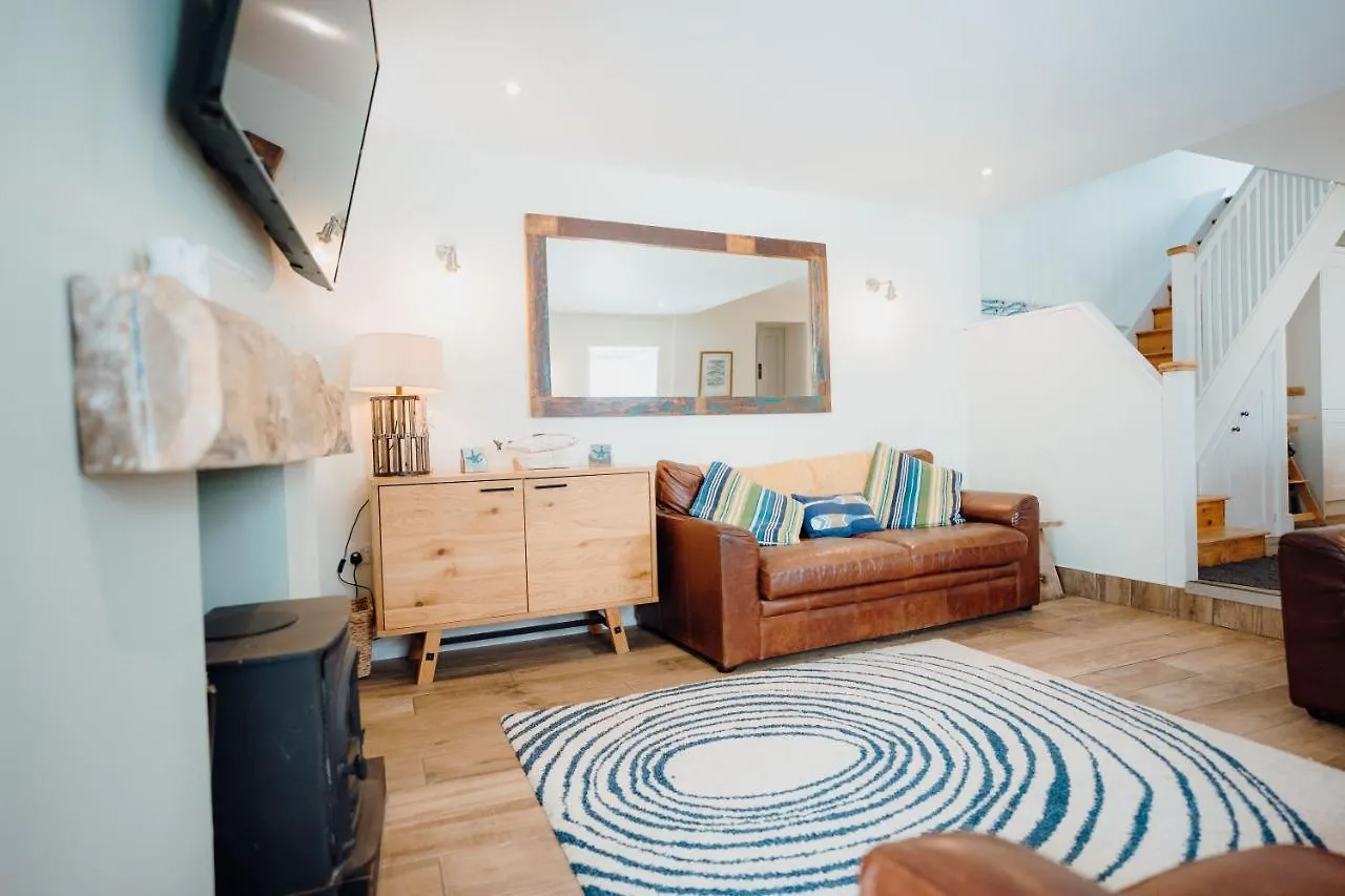 Quaint Cosy With A Hot Tub In Centre Holiday home
