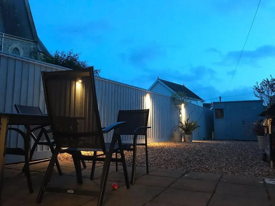 Apartament Flat 1 Flint House - 2 Bedroom - Garden - Parking - Dog Friendly Tenby