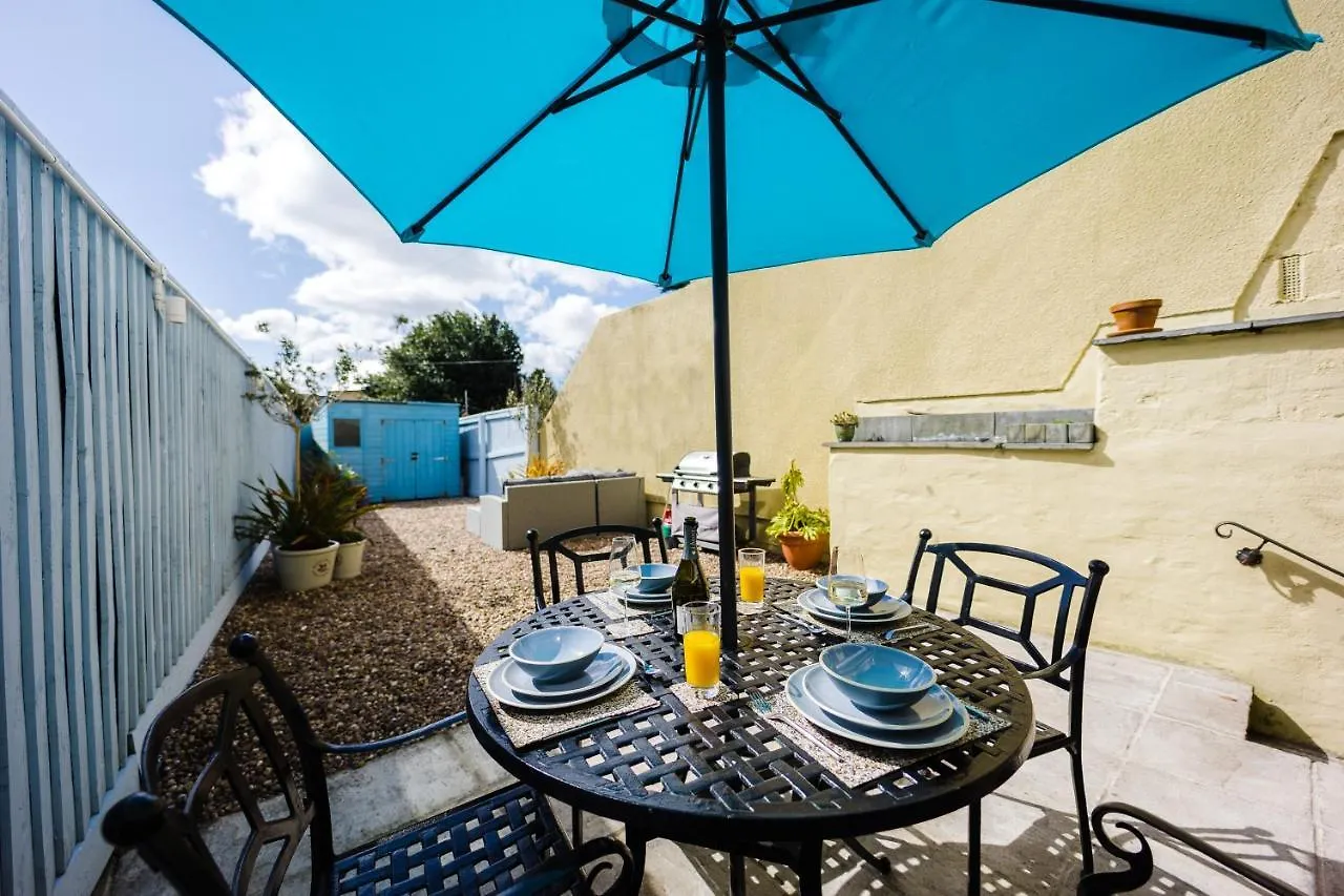 Apartament Flat 1 Flint House - 2 Bedroom - Garden - Parking - Dog Friendly *