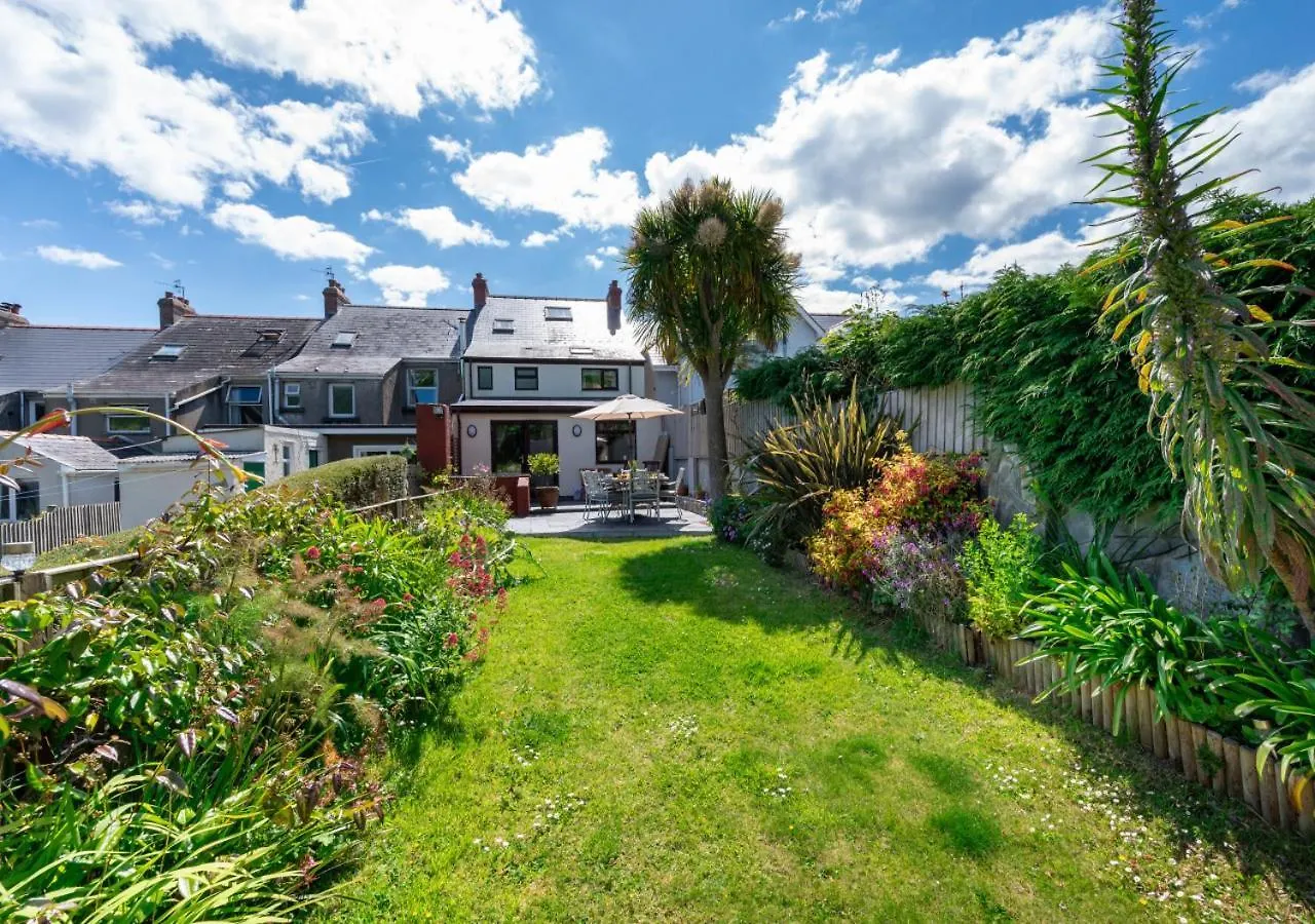Croft * Tenby