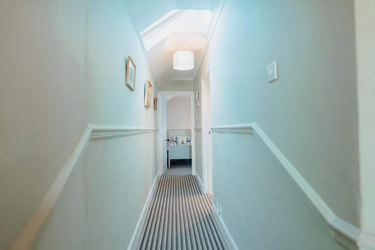 Holiday home No4 Queens Parade Close To South Tenby